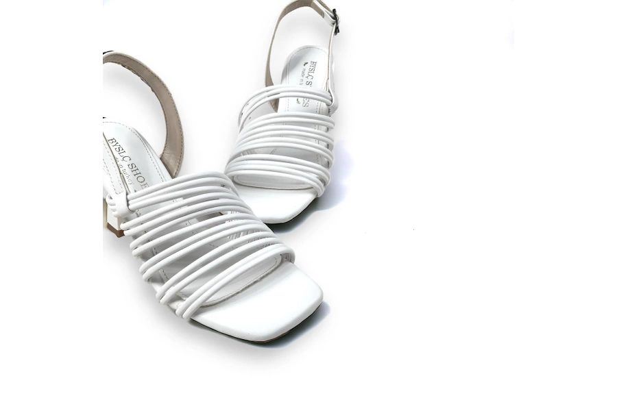 Shoecide Lux Kadın Çalç Beyaz Topuklu Biyeli Bilekten Bağlamalı Sandalet 8 Cm 201