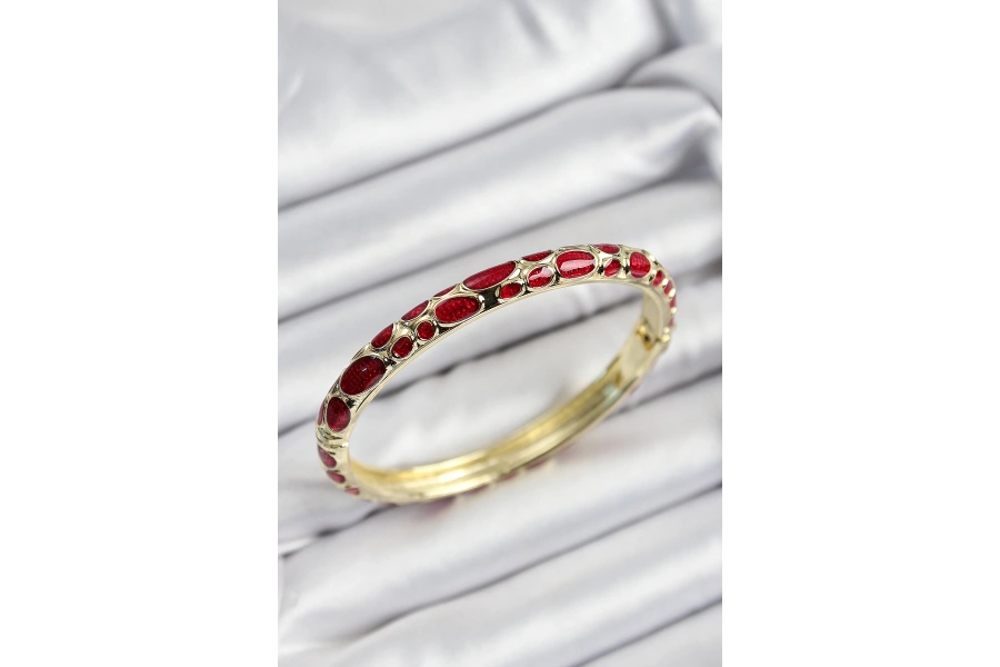 Shoecide Mineli Pirinç Kırmızı Petek Motifli Gold Renk Kadın Kelepçe