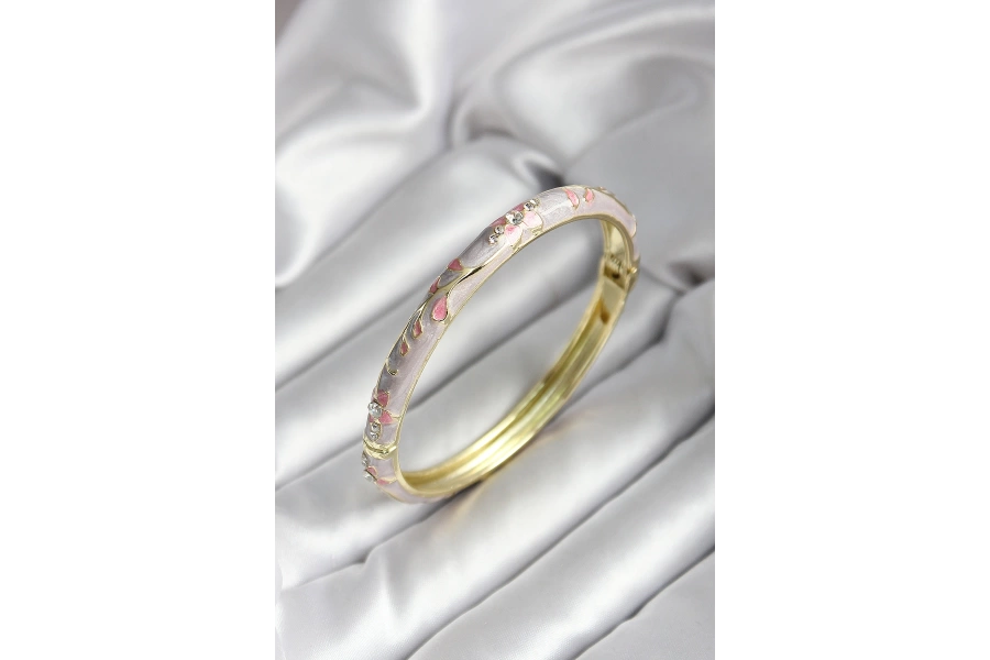 Shoecide Mineli Pirinç Pembe Çiçek Desenli Gold Renk Kadın Kelepçe
