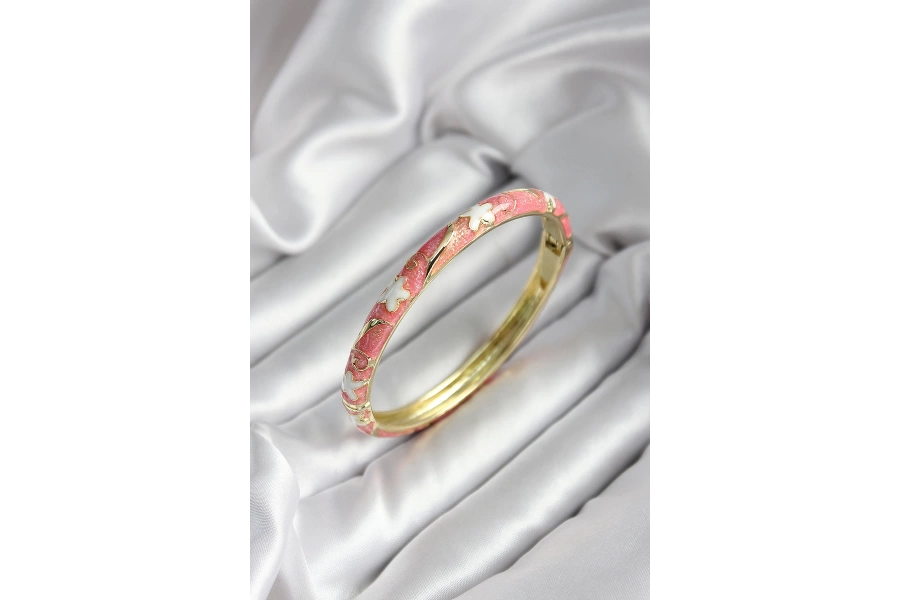 Shoecide Mineli Pirinç Pembe Çiçek Desenli Gold Renk Kadın Kelepçe (çap 60 Mm)