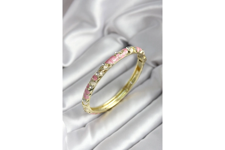 Shoecide Mineli Pirinç Pembe Çiçek Desenli Zirkon Taşlı Gold Renk Kadın Kelepçe