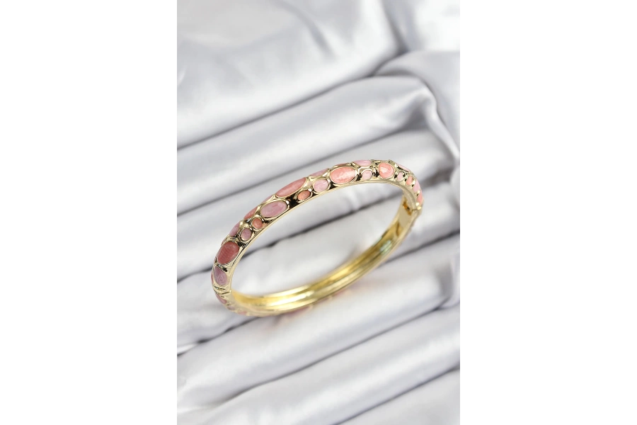 Shoecide Mineli Pirinç Pembe Petek Motifli Gold Renk Kadın Kelepçe