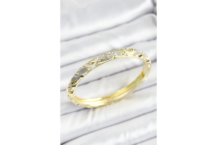Shoecide Mineli Pirinç Zirkon Taşlı Gri Çiçek Desenli Gold Renk Kadın Kelepçe