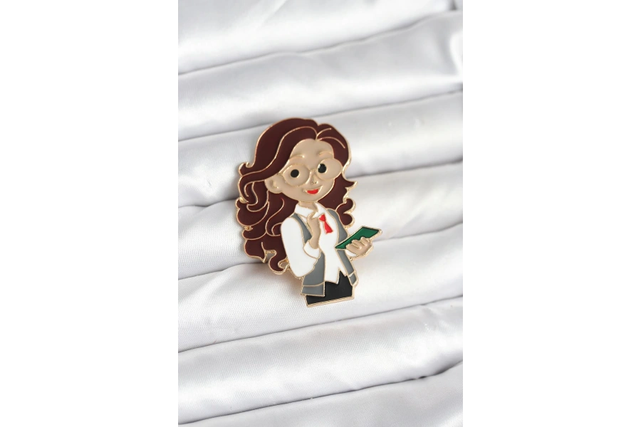 Shoecide Öğretmen Figür Broş