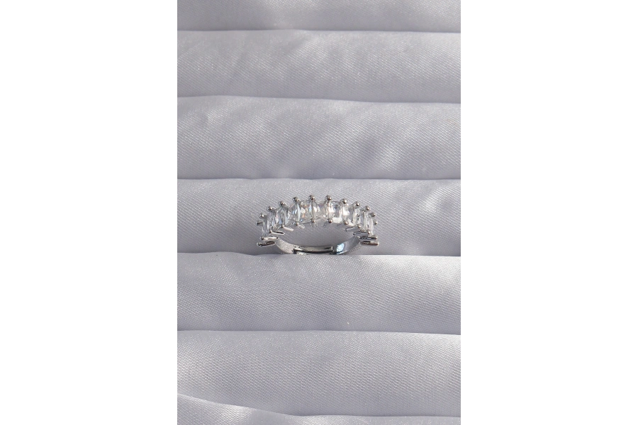 Shoecide Pirinç Ayarlamalı Gümüş Renk Baget Taşlı Su Yolu Yüzük