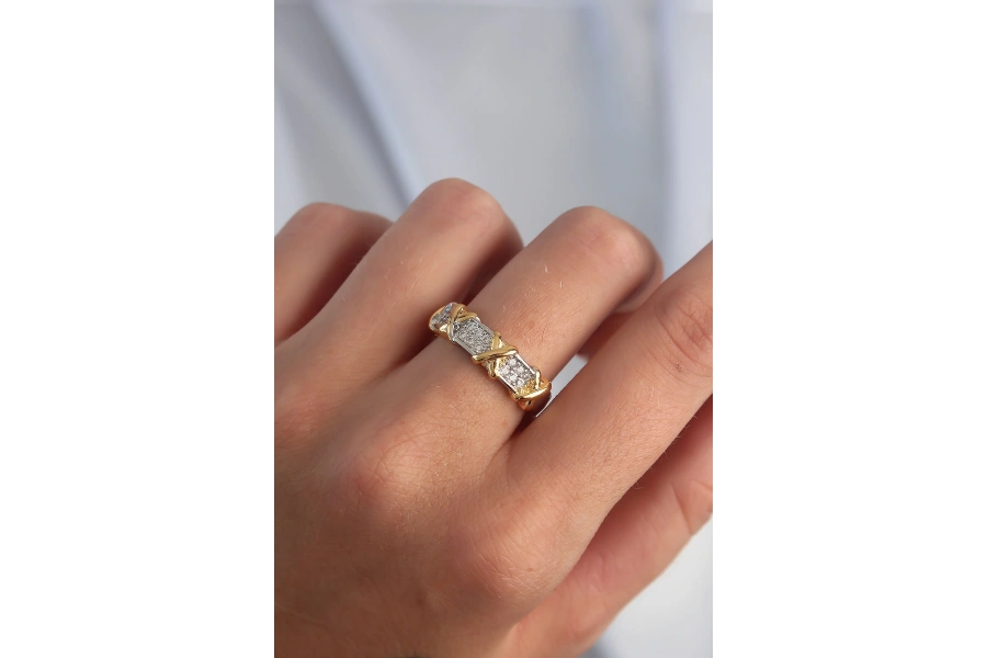 Shoecide Pirinç Ayarlamalı Gümüş Renk Zirkon Taşlı Xoxo Model Yüzük