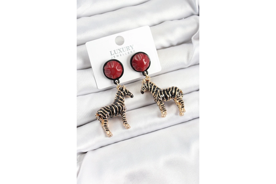 Shoecide Pirinç Bordo Sallantılı 3d Zebra Model Gold Renk Kadın Küpe