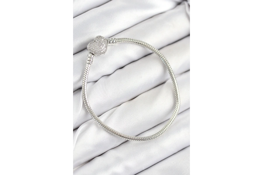 Shoecide Pirinç Charm Zirkon Taşlı Kalp Model Gümüş Renk Kadın Bileklik