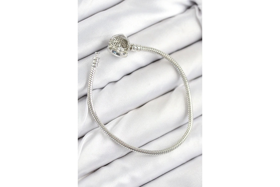 Shoecide Pirinç Charm Zirkon Taşlı Kalp Model Gümüş Renk Kadın Bileklik