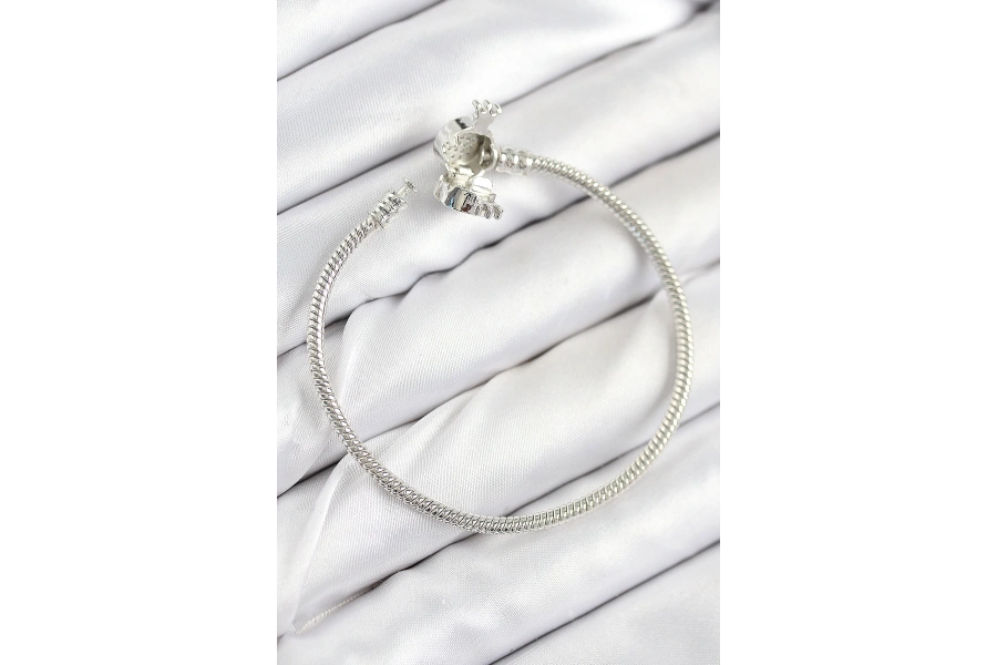 Shoecide Pirinç Charm Zirkon Taşlı Taç Model Gümüş Renk Kadın Bileklik