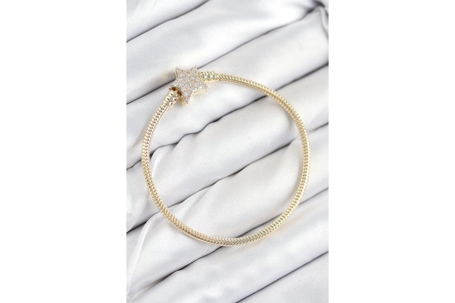 Shoecide Pirinç Charm Zirkon Taşlı Yıldız Model Gold Renk Kadın Bileklik