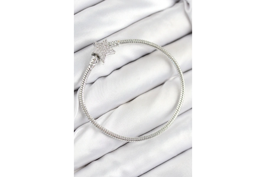 Shoecide Pirinç Charm Zirkon Taşlı Yıldız Model Gümüş Renk Kadın Bileklik