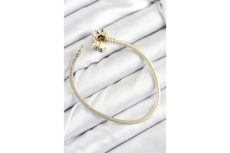 Shoecide Pirinç Charm Zirkon Taşlı Yonca Model Gold Renk Kadın Bileklik