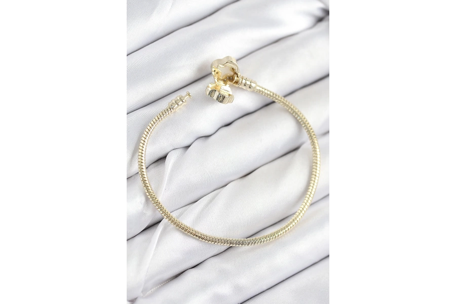 Shoecide Pirinç Charm Zirkon Taşlı Yonca Model Gold Renk Kadın Bileklik