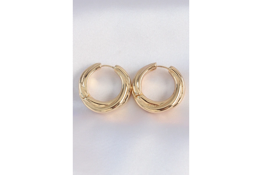 Shoecide Pirinç Gold Renk Asimetrik Kıvrım Küpe