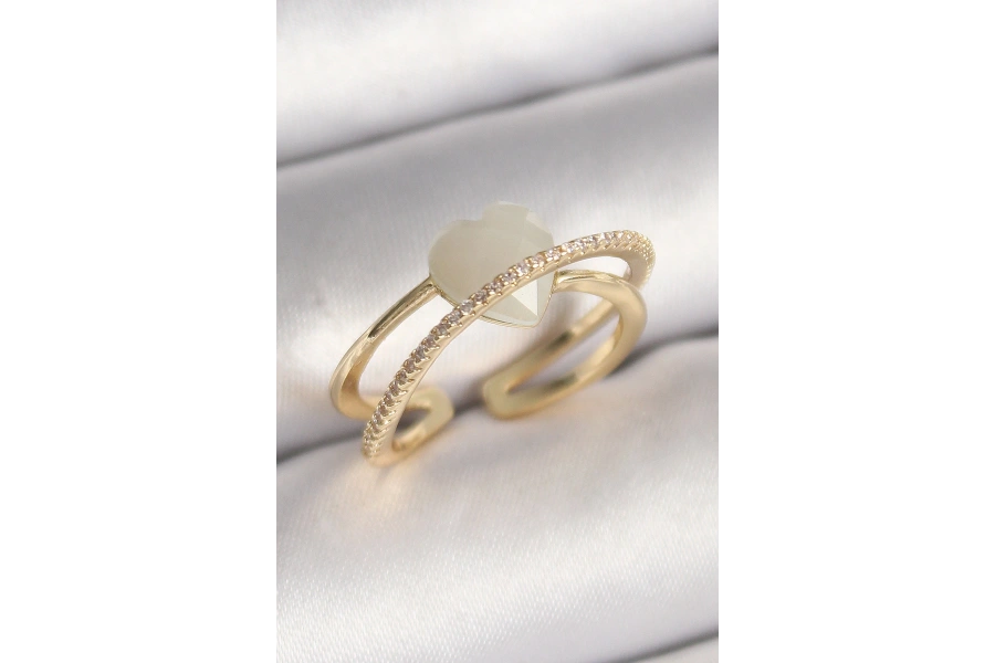 Shoecide Pirinç Gold Renk Beyaz Kristal Kalp Model Zirkon Taş Detay Kadın Yüzük