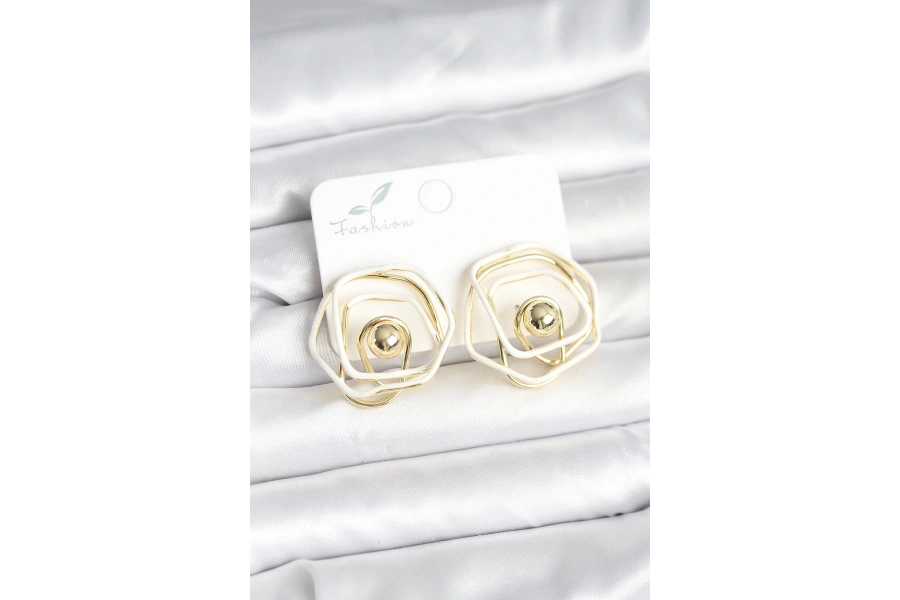 Shoecide Pirinç Gold Renk Beyaz Mineli Geometrik Gül Model Kadın Küpe