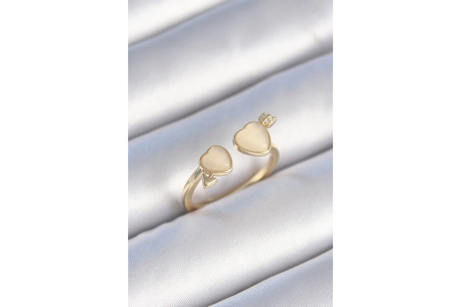 Shoecide Pirinç Gold Renk Beyaz Mineli Kalp Model Kadın Yüzük