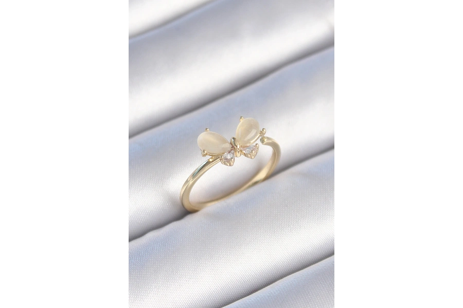 Shoecide Pirinç Gold Renk Beyaz Mineli Zirkon Taşlı Kelebek Model Kadın Yüzük