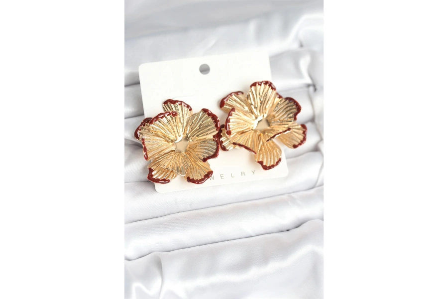 Shoecide Pirinç Gold Renk Bordo Renk Detaylı Lotus Kadın Küpe