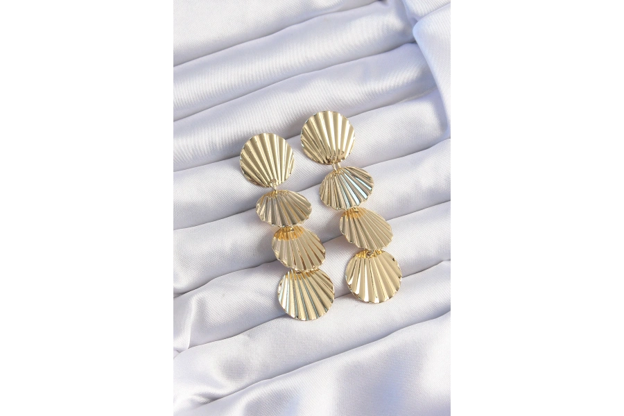 Shoecide Pirinç Gold Renk Deniz Kabuğu Model Sallantılı Küpe