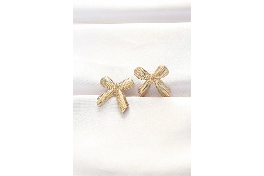 Shoecide Pirinç Gold Renk Fiyonk Küpe