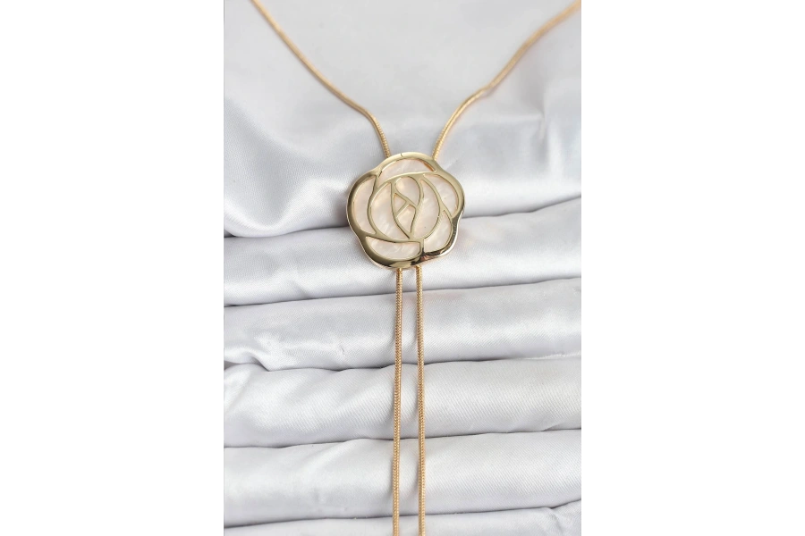 Shoecide Pirinç Gold Renk Gül Model Asansörlü Kadın Kolye