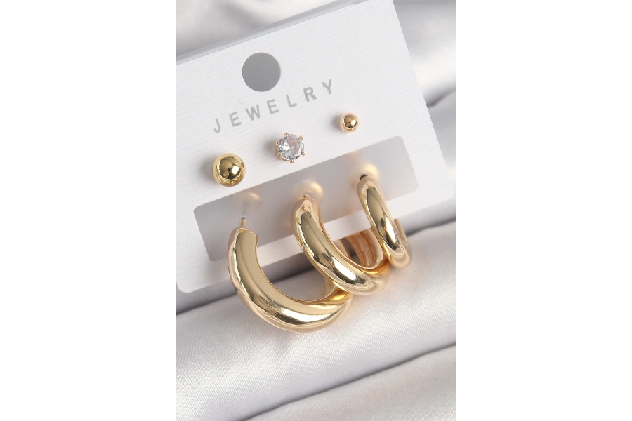 Shoecide Pirinç Gold Renk Halka Model Zirkon Taşlı Topçuk Detay Kadın Küpe