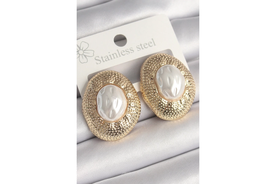 Shoecide Pirinç Gold Renk İncili İşlemeli Daire Model Kadın Küpe