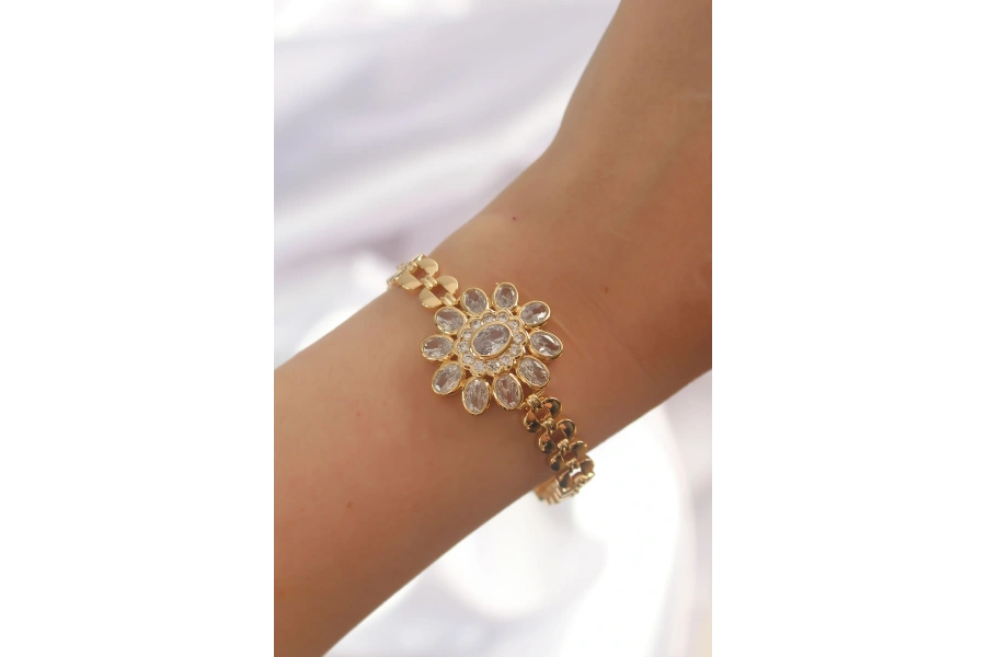 Shoecide Pirinç Gold Renk İri Zirkon Taşlı Çiçek Figürlü Bileklik