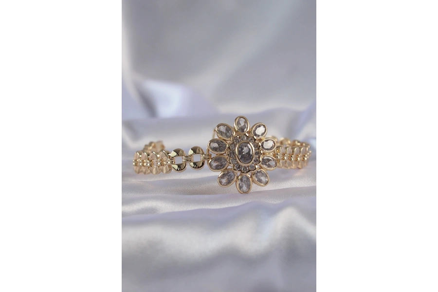 Shoecide Pirinç Gold Renk İri Zirkon Taşlı Çiçek Figürlü Bileklik