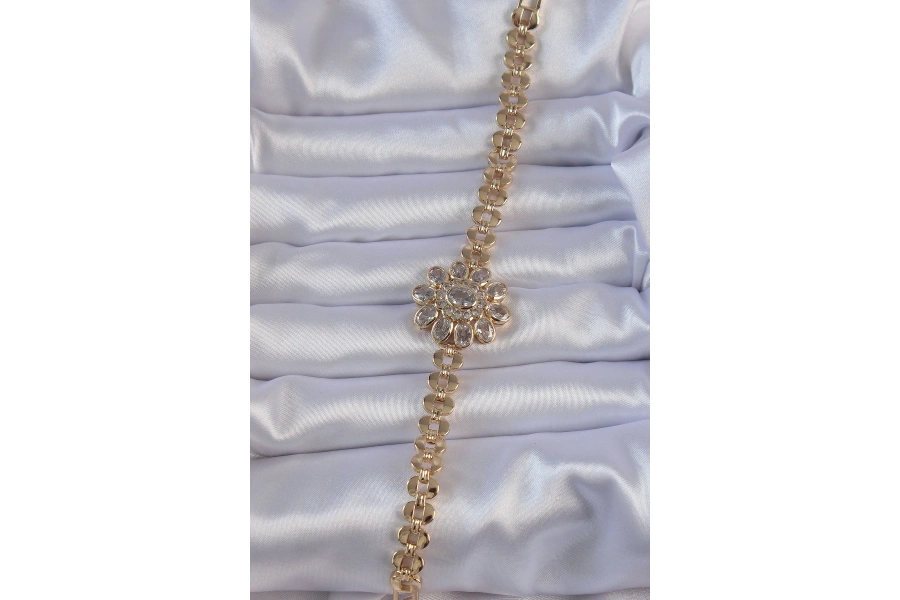 Shoecide Pirinç Gold Renk İri Zirkon Taşlı Çiçek Figürlü Bileklik