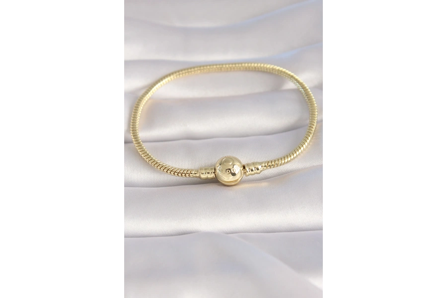 Shoecide Pirinç Gold Renk İşleme Detay Charm Model Kadın Bileklik