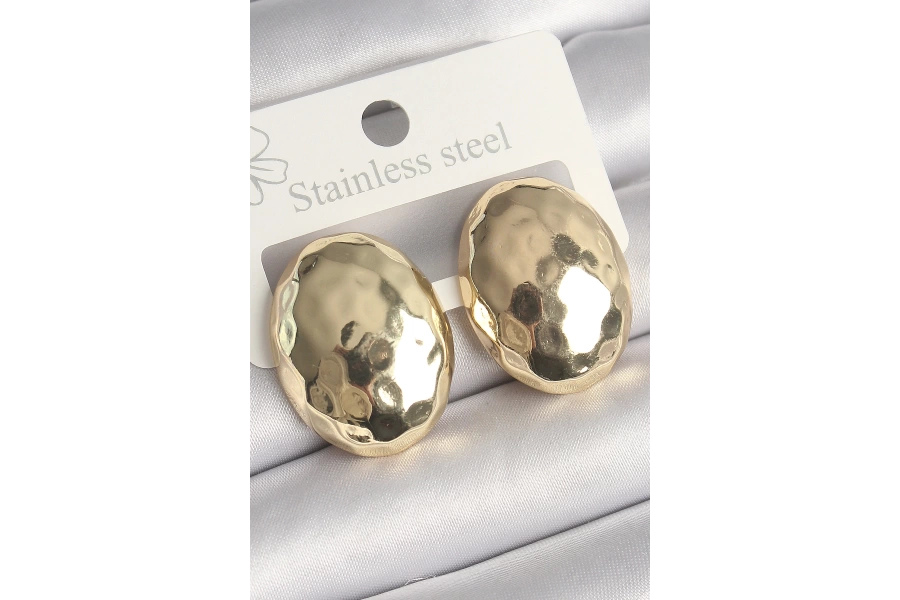 Shoecide Pirinç Gold Renk İşlemeli Bombe Oval Model Kadın Küpe
