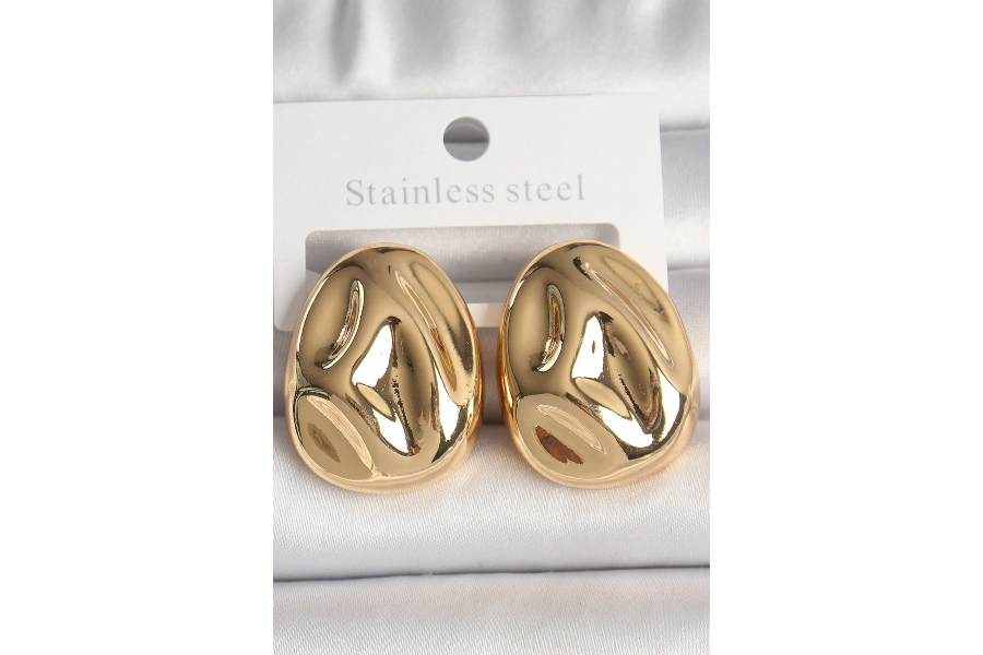 Shoecide Pirinç Gold Renk İşlemeli Damla Model Kadın Küpe