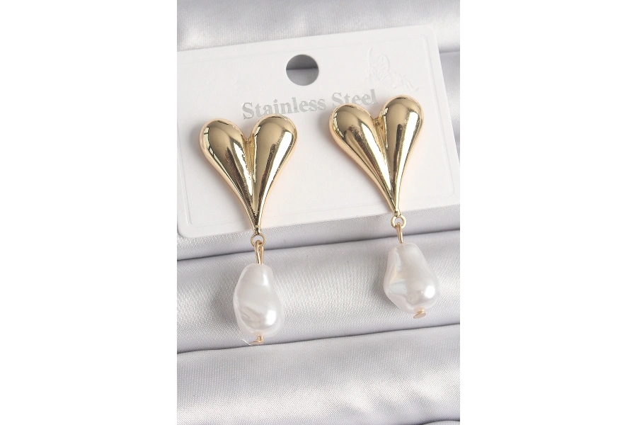 Shoecide Pirinç Gold Renk Kalp Model Sallantı İnci Damla Model Kadın Küpe