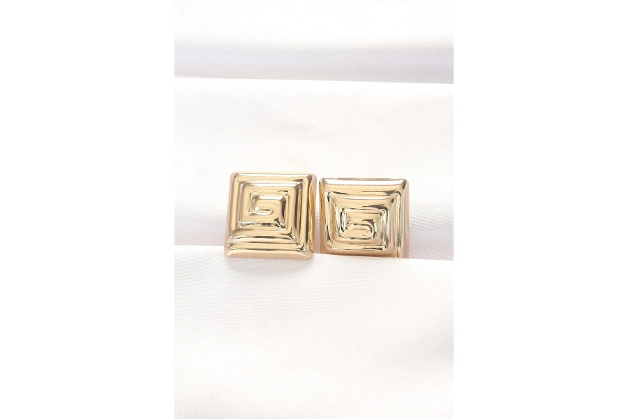 Shoecide Pirinç Gold Renk Kare Form Küpe