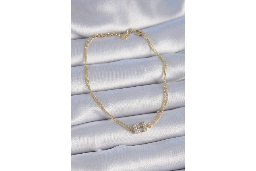 Shoecide Pirinç Gold Renk Kare Zirkon Taşlı Kadın Bileklik
