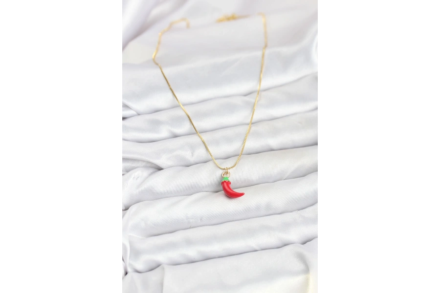 Shoecide Pirinç Gold Renk Kırmızı Kapya Biber Model Kadın Kolye