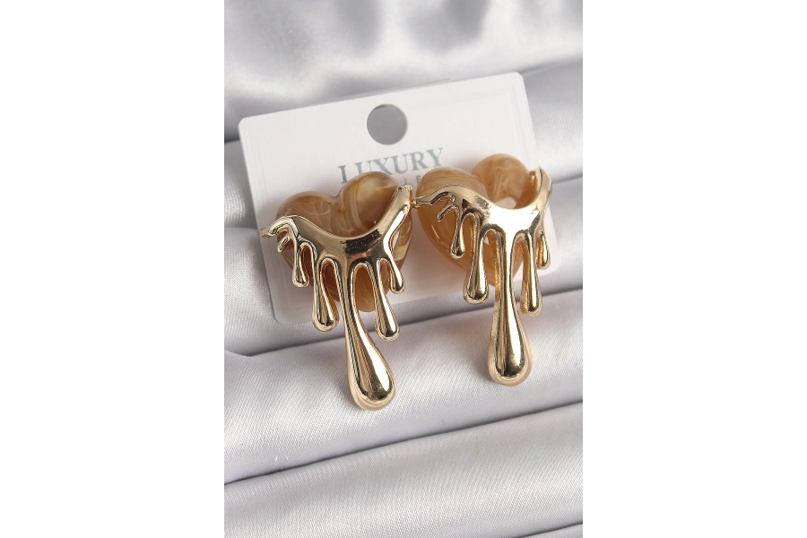 Shoecide Pirinç Gold Renk Krem Sedefli Akan Kalp Model Kadın Küpe