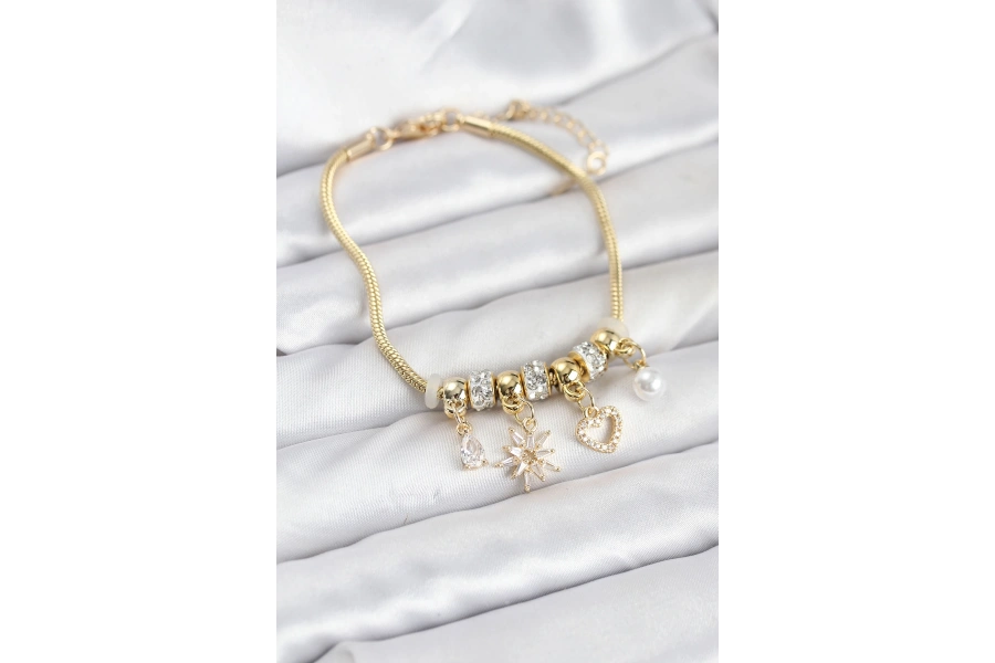 Shoecide Pirinç Gold Renk Kutup Yıldızı Ve Kalp Charmlı Kadın Bileklik