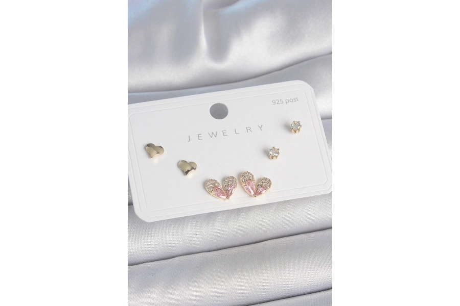 Shoecide Pirinç Gold Renk Pembe Zirkon Taşlı Kalp Model 925 Ayar Gümüş Çivi Kadın Küpe Seti