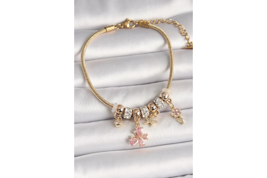 Shoecide Pirinç Gold Renk Sallantı Pembe Zirkon Taşlı Kelebek Figür Çiçek Detay Charm Kadın Bileklik