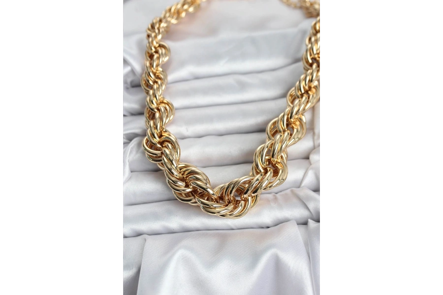 Shoecide Pirinç Gold Renk Sarmal Halat Model Kadın Kolye