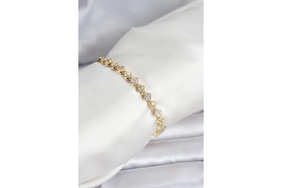 Shoecide Pirinç Gold Renk Vıp Seri Sıralı Yonca Model Zirkon Taşlı Kadın Bileklik