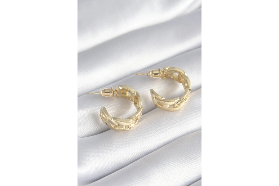 Shoecide Pirinç Gold Renk Zirkon Taş Detay Zincir Model Kadın Küpe