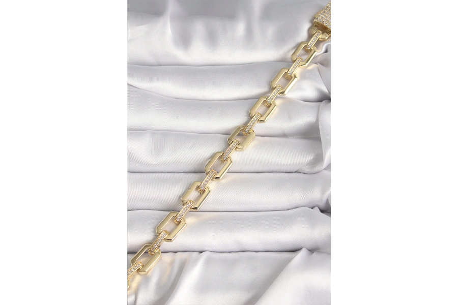 Shoecide Pirinç Gold Renk Zirkon Taş Detaylı Kare Zincir Model Xuping Vıp Exculusive Seri Kadın Bileklik