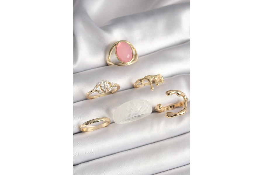 Shoecide Pirinç Gold Renk Zirkon Taş Detaylı Pembe Mineli 6lı Kadın Yüzük Seti