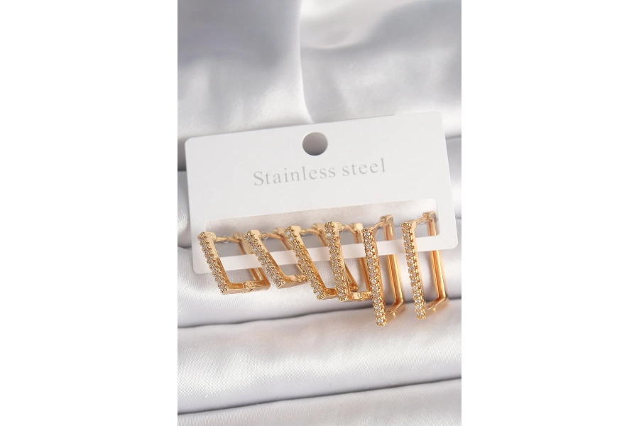 Shoecide Pirinç Gold Renk Zirkon Taşlı 3 Çift Kare Model Kadın Küpe