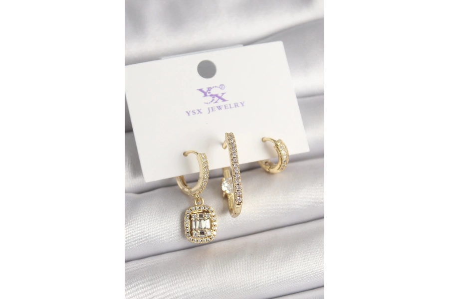 Shoecide Pirinç Gold Renk Zirkon Taşlı Baget Halka Model 3lü Kadın Kombin Küpe